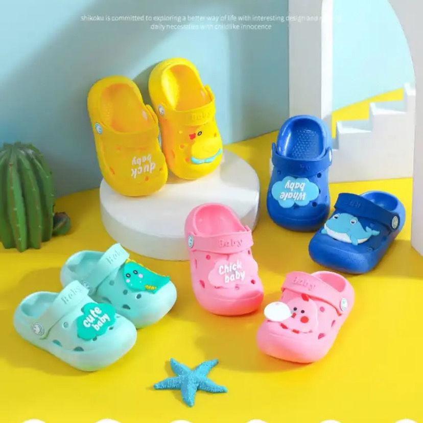 Bonito pato do bebê do menino chinelos ao ar livre verão crianças indoor antiderrapante sandálias dos desenhos animados crianças meninas fundo macio da criança sapatos de praia