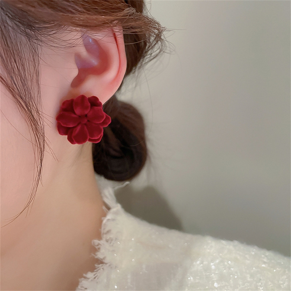 Autumn Winter Vintage Simple Cute Wine Red Velvet Rose Flower Stud Earrings for Women Jewelry Daily Accessories
