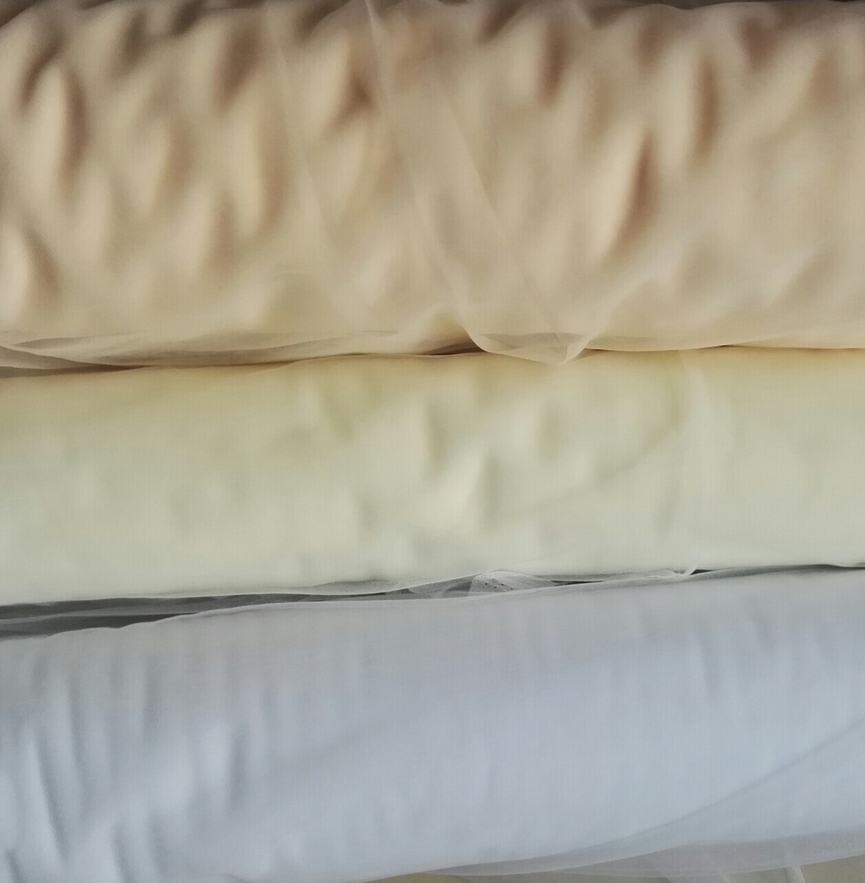 Elegante Braut Schleier 2 schichten Mit Kamm roh schneiden Rand Weichen Netz Hochzeit Schleier Hochzeit Zubehör Veu de Noiva
