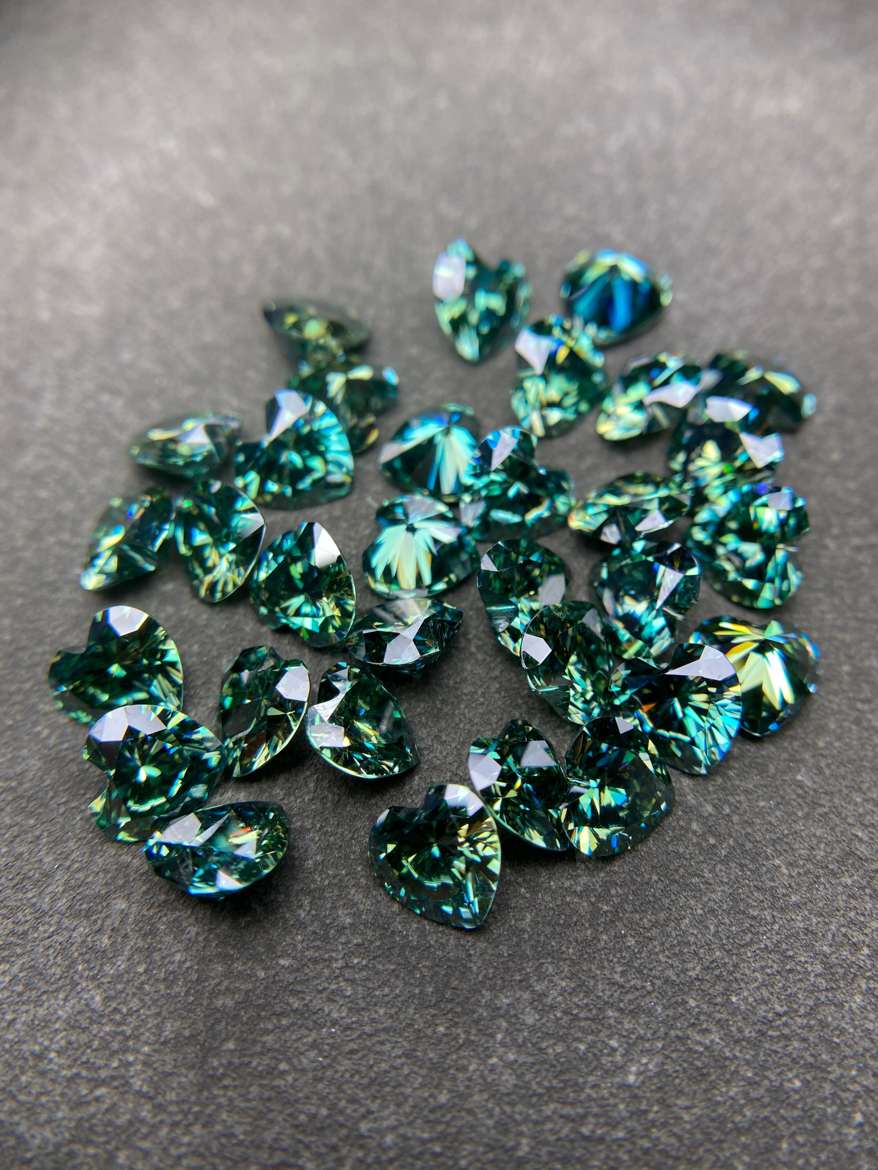 100% 6X6Mm 1.0CT Groen Moissanite Hartvormige Gezicht Cutter Blote Steen Laboratorium Gefokt Diamanten Bruiloft Engagement sieraden