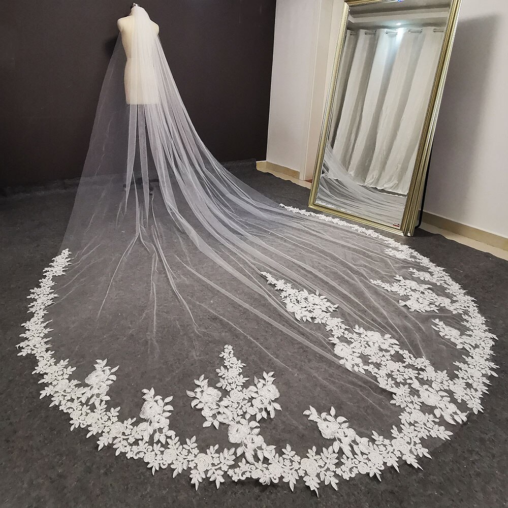 Luxury 4 Meters Long Lace Wedding Veil with Comb White Ivory Bridal Veil Bride Headpieces Wedding Accessories