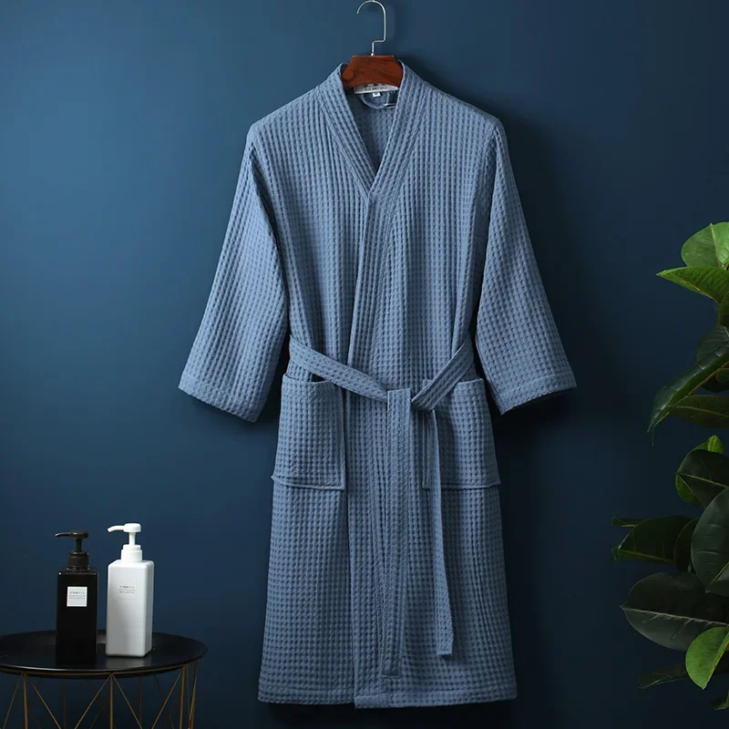 Peignoir éponge 100% coton pour hommes et femmes, serviette d'eau à sucer, vêtements de nuit, spa, hôtel, longue robe, kimono, grande taille, amoureux de la robe en spanGown: M / Bleu