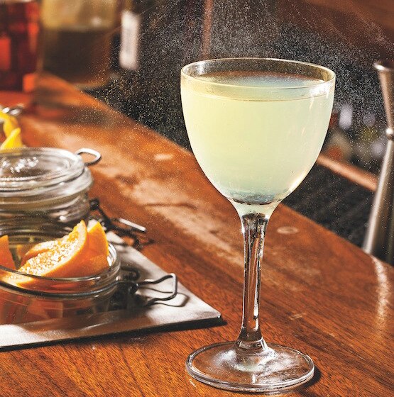 Hoog cocktailglas martiniglas goblet klassiek wijnglas