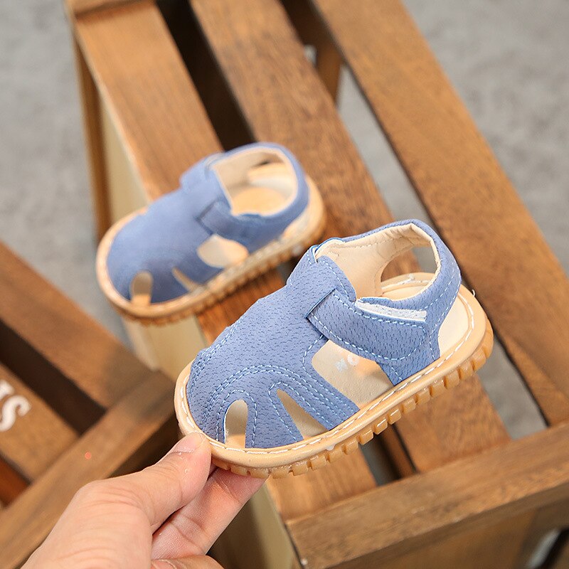 Pudcoco baby spædbørn blød sål skridsikker lukket tå baby drenge piger sommer first walkers flade knirkende sko: 1 / 16