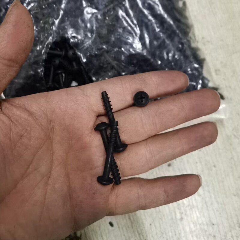 1Pcs M5X34 FOR Amarok Oval Head Panel Screw 5X34 WHT002087