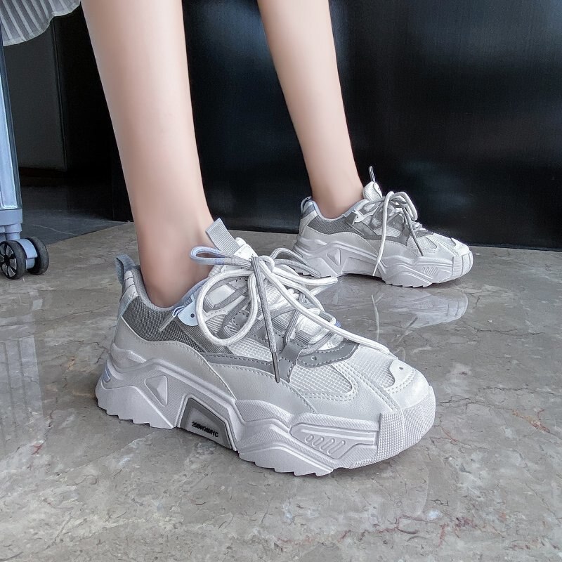 Baskets réfléchissantes pour femmes, chaussures de course à plateforme respirantes en maille, chaussures de sport de jogging antidérapantes et amortissantes pour l'extérieur