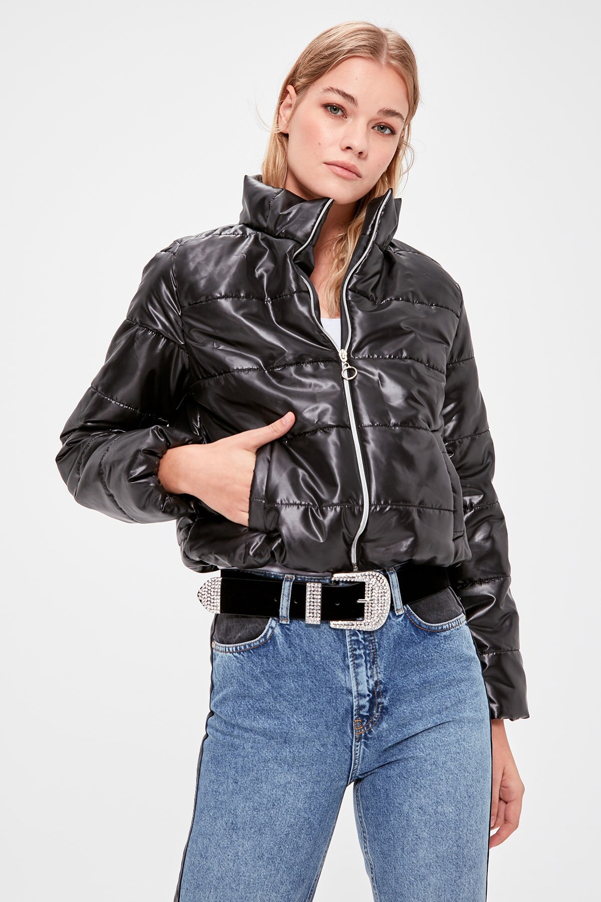 Trendyol Black Zipper It Should Cover Upright Collar Inflatable Crop coats TWOAW20MO0088