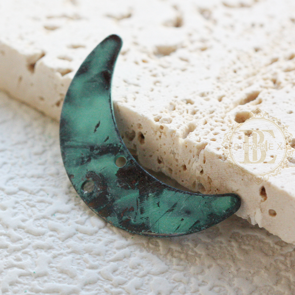 Een Stuk Handgemaakte Groene Patina Charme-Varieert Vormen En Grootte (Pta-C): Bruin