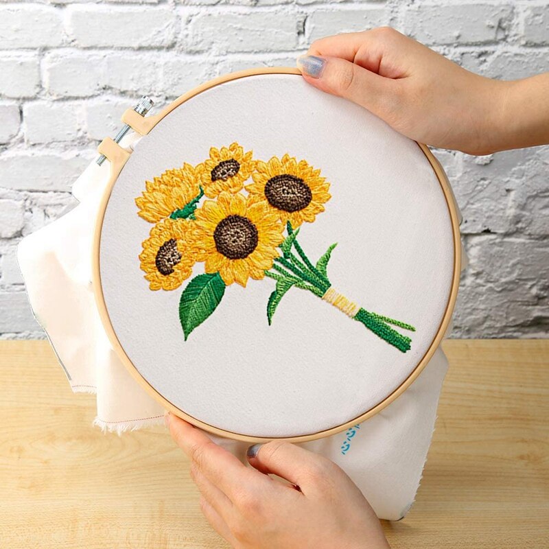 Range of Embroidery Starter Kit Stamped Embroidery Kit Embroidery Cloth with Pattern, Bamboo Embroidery Hoop
