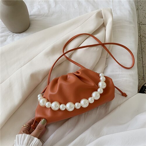 Pearl sweet cloud-väskor små crossbody-väskor i pu-läder för kvinnor enfärgade axelhandväskor kvinnlig crossbody-väska: Ljus orange