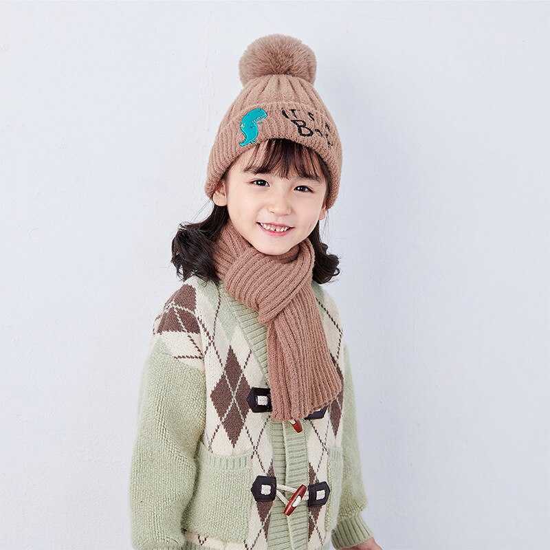 Doitbest conjunto de gorro infantil de 2 a 7 anos, conjunto com letras e cachecol, 2 peças, para meninos e meninas, gorro de inverno: Cáqui escuro