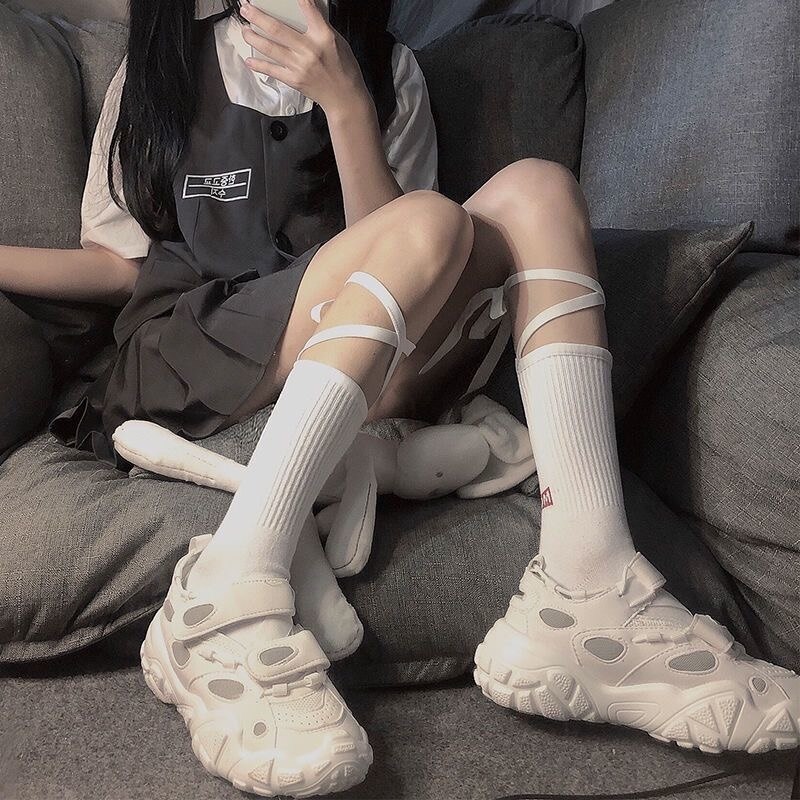 Schwarz Weiß Lange Seil Kreuz Strap Socken Janpanese Flut Mitte Rohr Bowknot Banding Lolita Socke Frauen Brief Drucken Baumwolle Ferse soxs