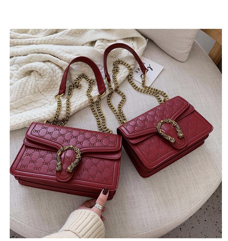 The Korean Ladies Can Wear A Small Square Bag With A Fashionable Chain On One Shoulder And Across The Body: red / S