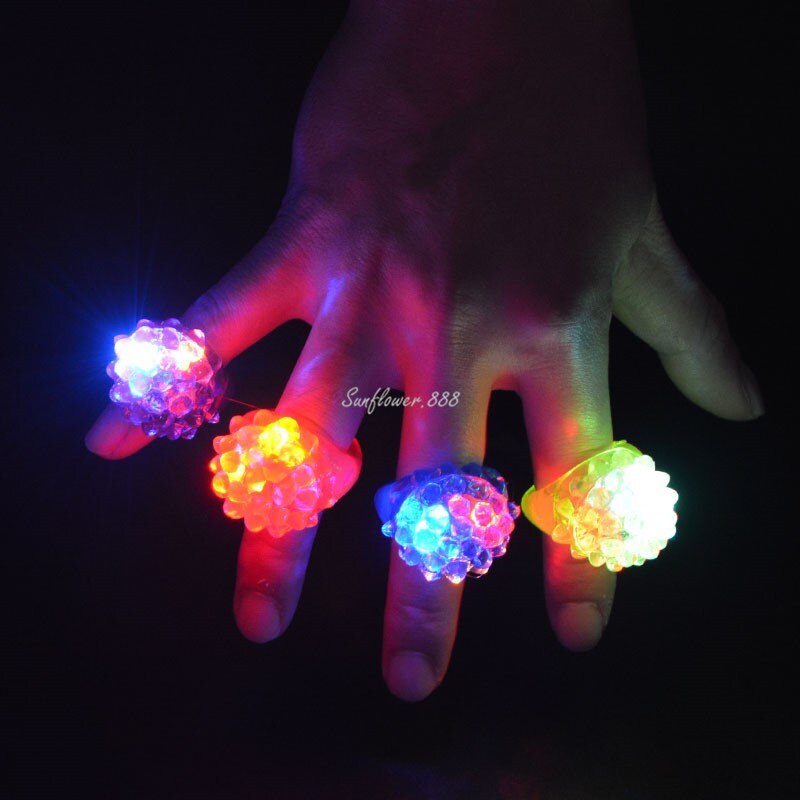 24 LED Licht hoch Gelee Holprigen Ringe Groß Party Favor-Blinkt Finger Ring für Bar Parteien-Verschiedene Farben