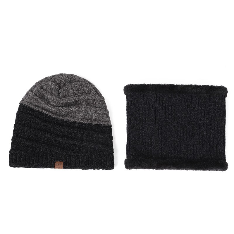 Knitted hat and scarf: Black
