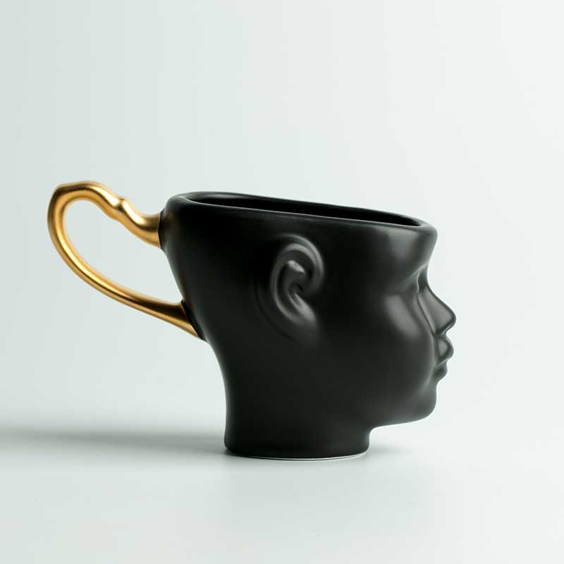 Ansikte mot ansikte par keramik söt guldmålad kaffekopp nordisk stil kopp med handtag