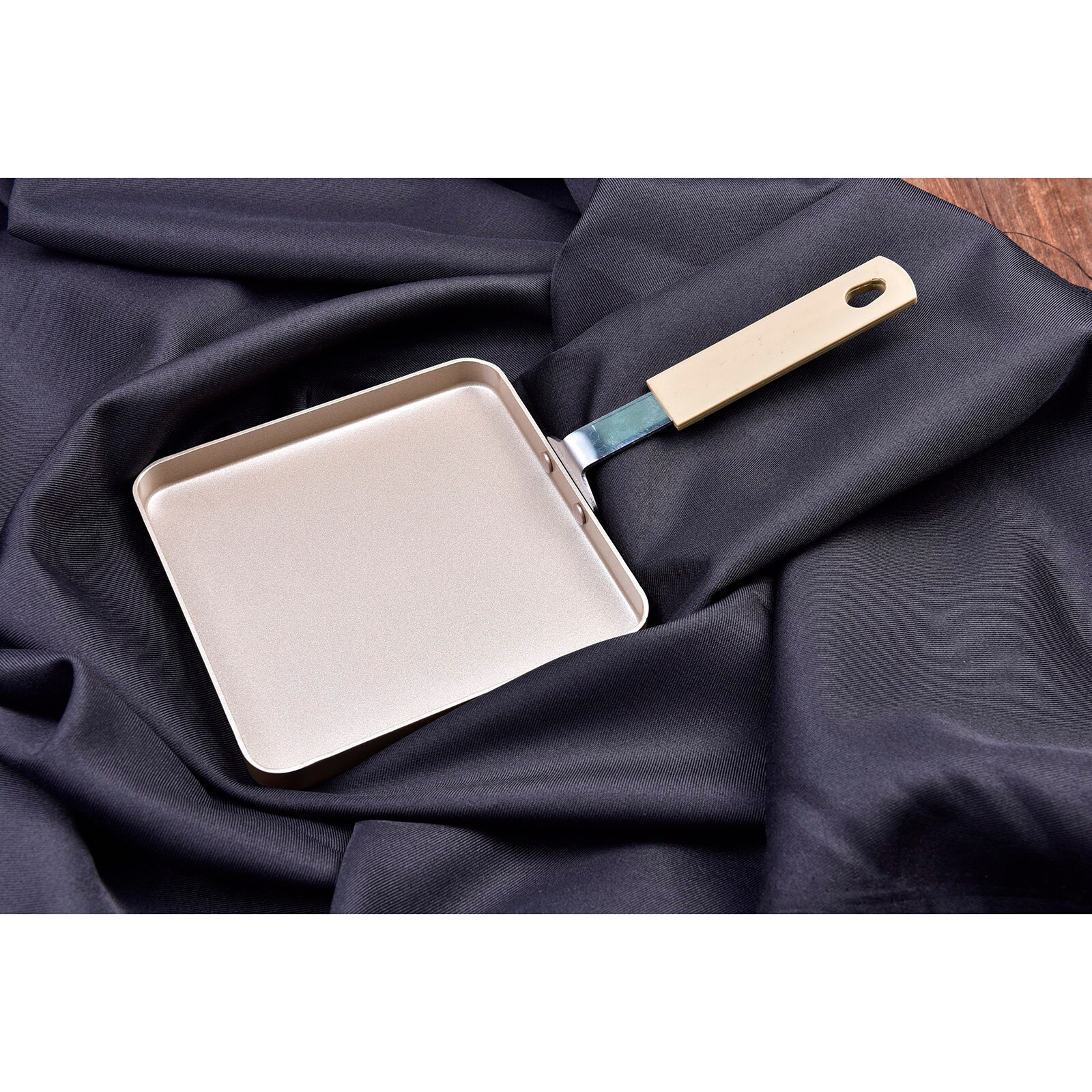 Square Frying Pan with Non-stick Coating Hanging Hole Insulated Handle Kitchen Accessory
