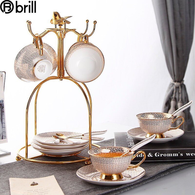 Luxury Gold Cup Set Retro Royal Tea Cup with Handle Spoon Vintage Bone China Tea Cup Set Tasas De Cafe Portable Cups Luxury