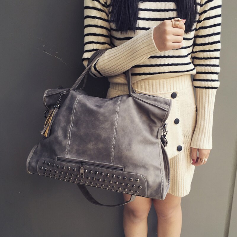 Celebrity Large Women Bag Rivet Big Capacity Soft Leather Shopper Bags Black Tote Handbags Summer Ladies Ellipse Ba