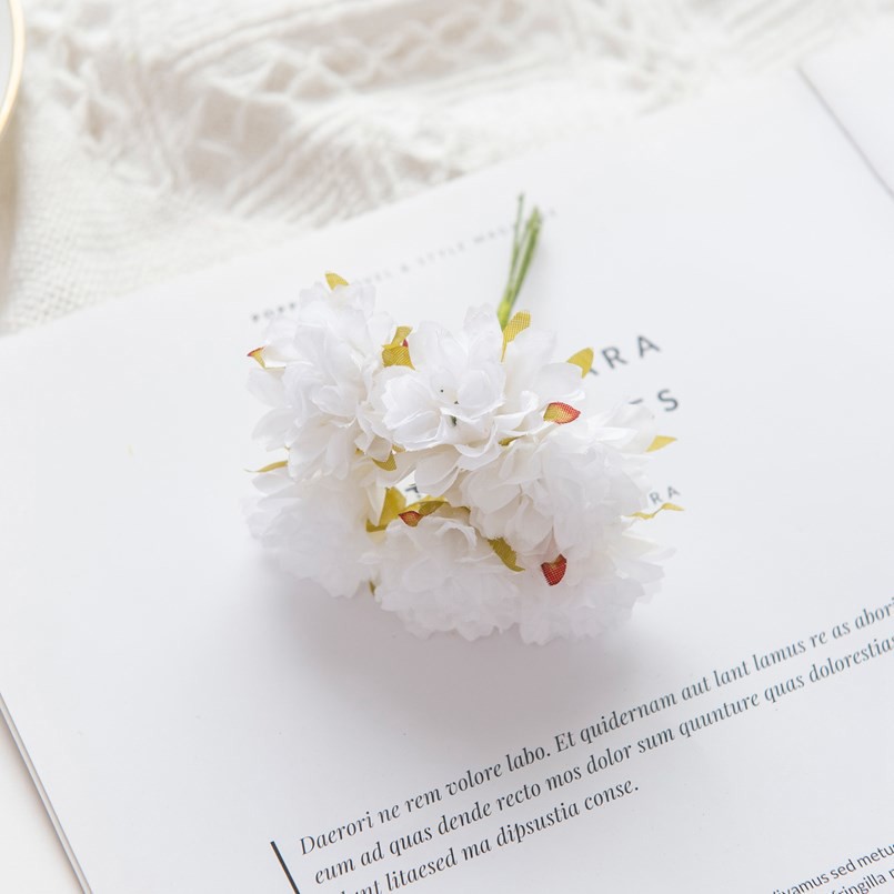 18 stücke Künstliche Blume Seide Nelke Weihnachten Hausgarten Hochzeit brautstrauß Diy box Heiße verkäufe Festival Dekorationen: L / WHITE