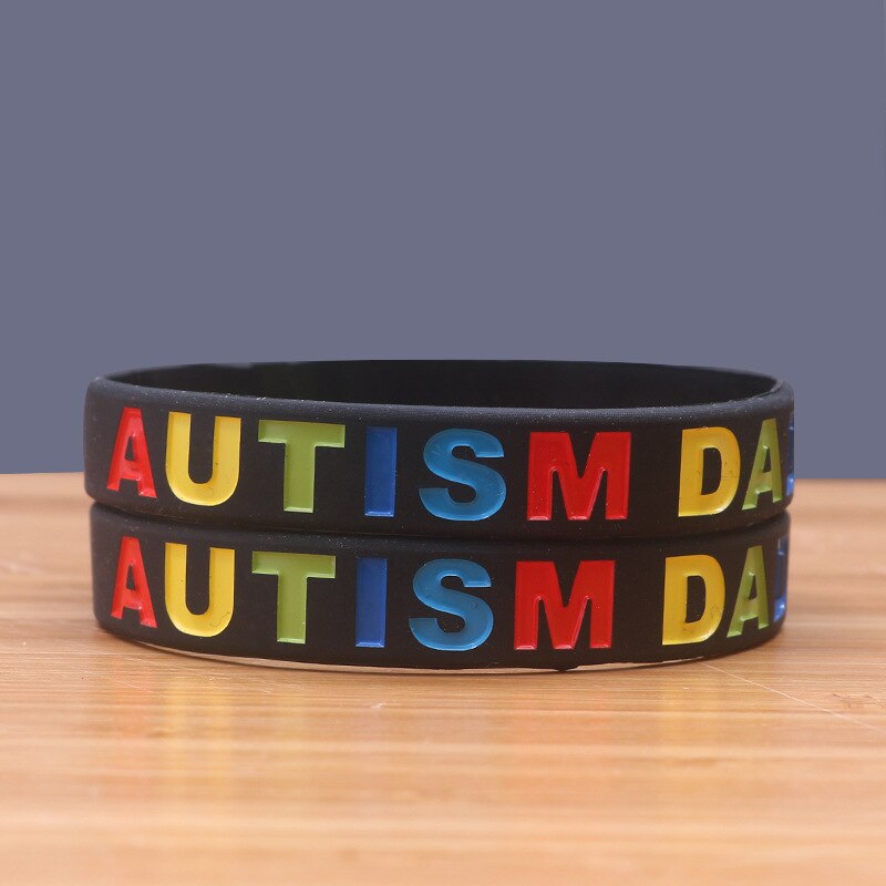 PBR157(1), "Autism Dad and Mom" Print Black/White Puzzle Pieces Ribbon Autism Awareness Wristband Silicone Rubber Bracelets