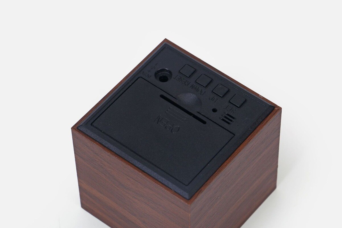 6*6*6cm Square Smart Digital Alarm Clock Smulation Wooden LED Alarm Clock Glow Showing Date temperature Voice Control Clock