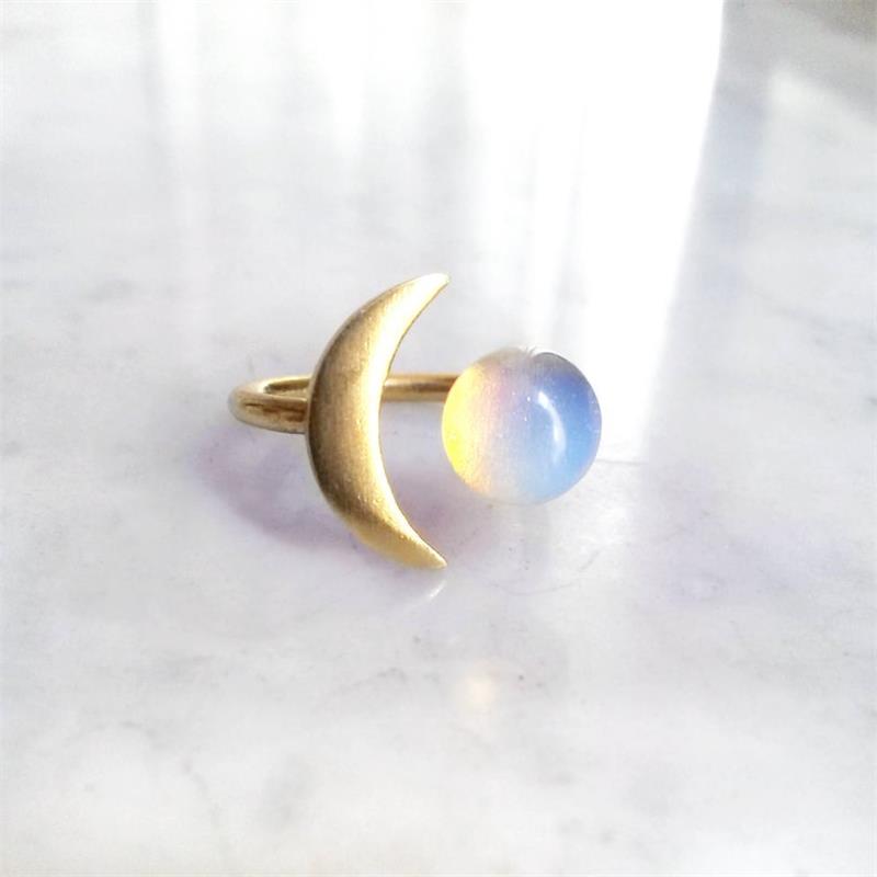 Boho Crescent Gold Opal Moon Ring White Clear Stone Rings for Women Wedding Engagement Party Simple Ring