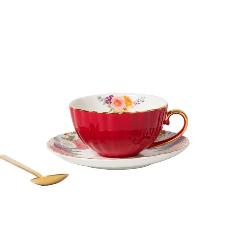 Wourmth-Juego de tazas y platillos de café de lujo europeo, tazas de té de flores Retro con borde dorado, cerámica, de boda para parejas: Red color