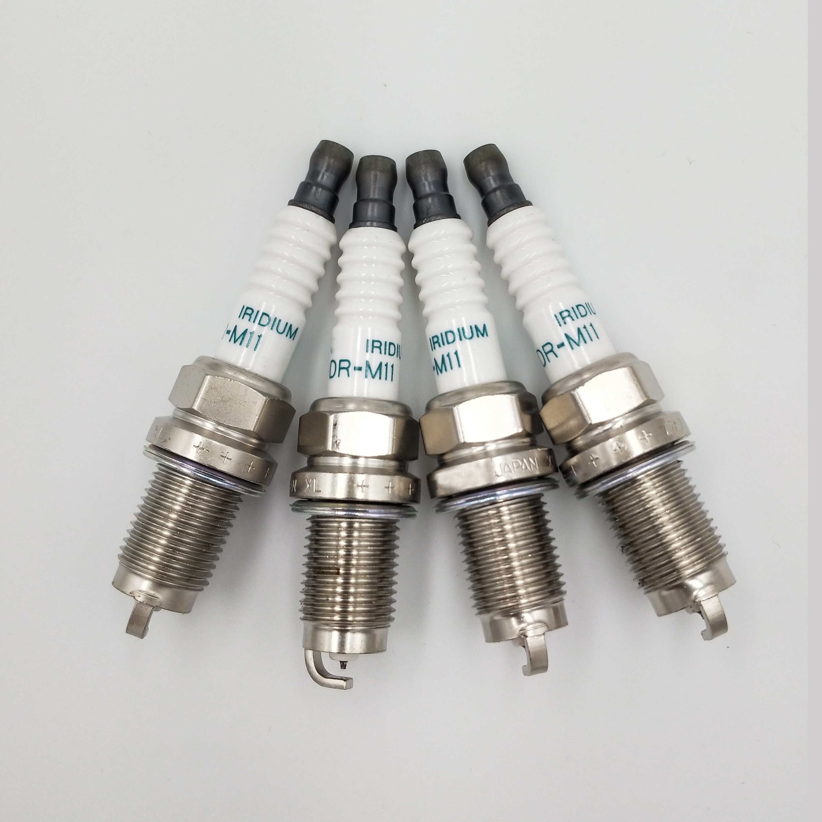 6PCS 9807B-5615W SKJ20DR-M11 Iridium Spark Plug 9807B5615W SKJ20DRM11 9807B 5615W SKJ20DR M11 For Honda Accord CR-V Acura RL TSX