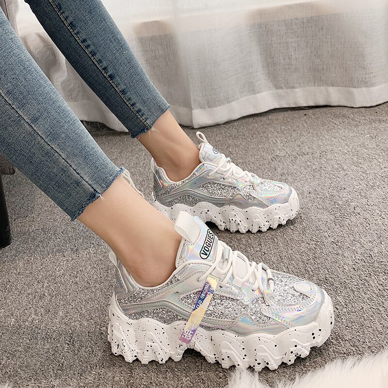 Forår efterår kvinders chunky sneakers kvinder platform sko bling pailletter snøre snøre vulkanisere sko kvindelige trænere far sko