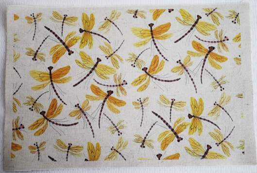 Handbedrukt decoratief schilderij van katoen en linnen, handbeschilderd matje voor notitieboekje, bij en libel: Libel