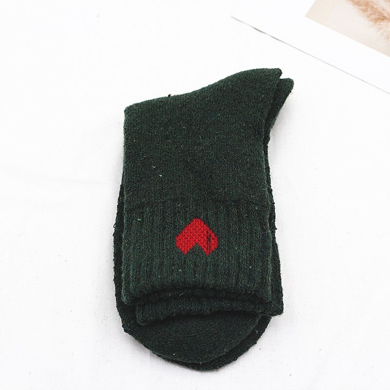 Kvinnors vinterförtjockade varma yllestrumpor med broderier hjärtformade retro kashmirstrumpor 5 par: S8