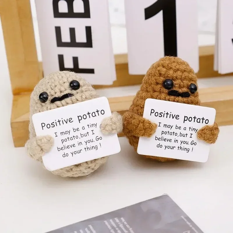 Mini energía positiva hecha a mano de lana de felpa tejida patatas muñeca abrazo bolsillo con tarjeta festivales creativos decoración del hogar DIY