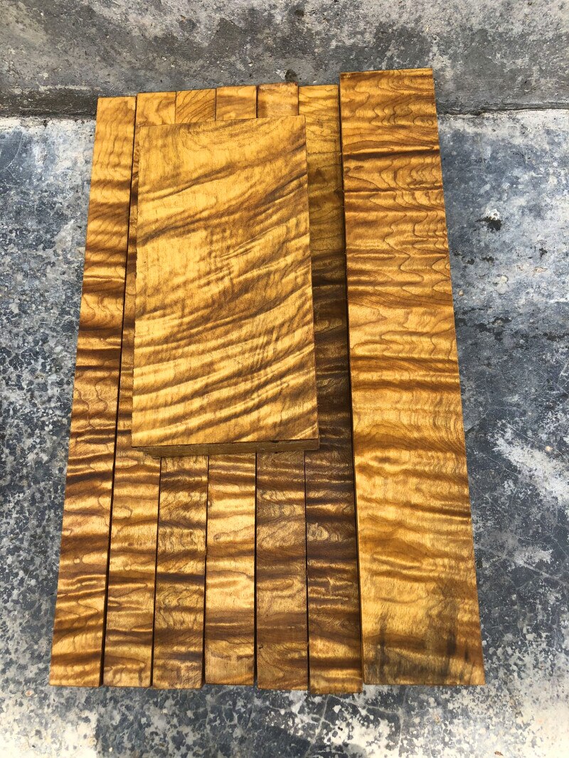 1pc Burmese golden phoebe logs water ripples full of gold solid wood