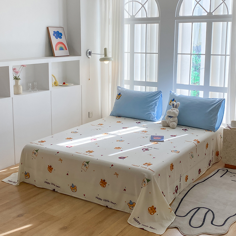 Pussilakanasetti, jossa sininen ja pinkki kirjonta, sekoitus pestyä puuvillaa, minimalistinen, neliosainen setti, jossa on aluslakanoita, pussilakana.