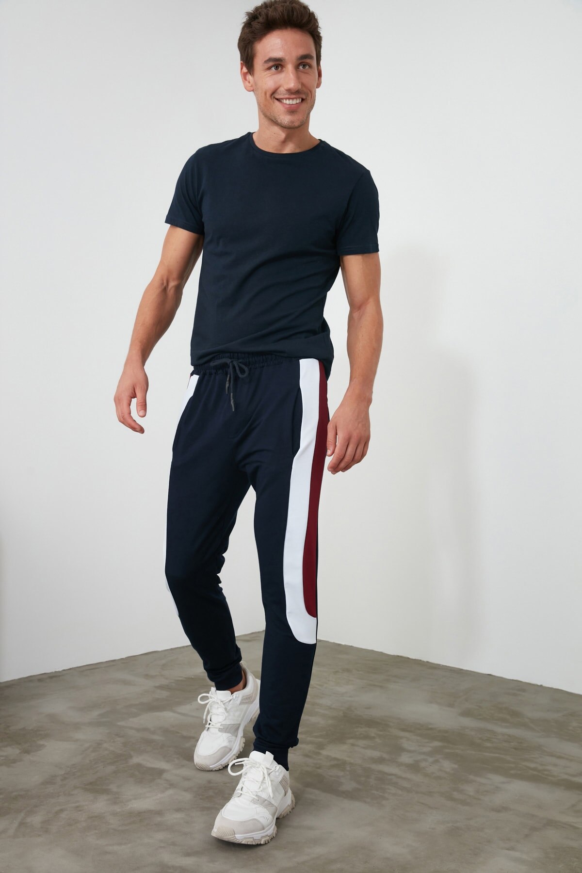 Trendyol Dus Panelled Mannen Joggingbroek TMNAW21EA0105