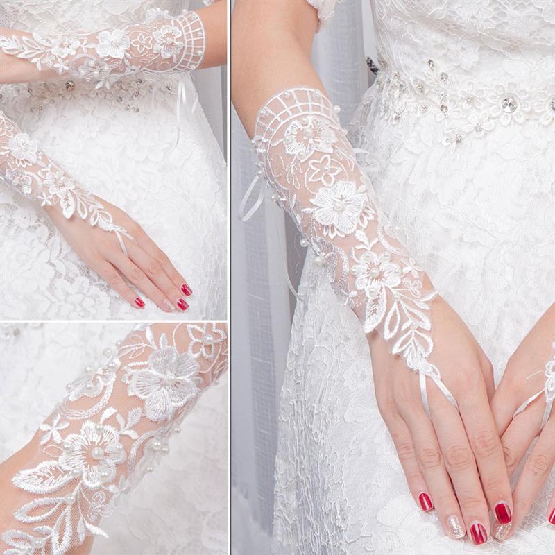 Lace Flower Bride Gloves Hollow Out Women Fingerless Bridal Gloves Short Wedding Glovesfor Women Bride Wedding Accessories