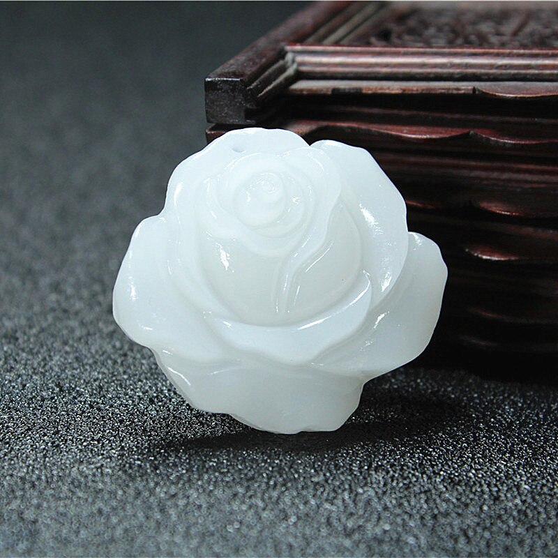 Naturlig hvid jade rose blomst vedhæng halskæde kinesisk håndskåret charme smykker tilbehør amulet til mænd kvinder