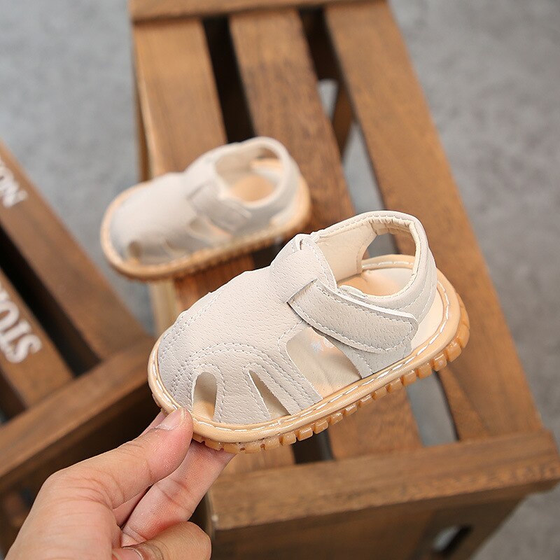Pudcoco baby spædbørn blød sål skridsikker lukket tå baby drenge piger sommer first walkers flade knirkende sko: 4 / 19