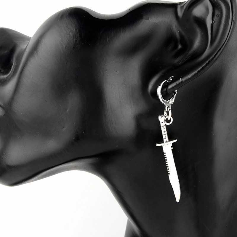 Pendientes góticos de daga oscura para hombre y mujer, Pendientes colgantes con cuchillo de espada pequeña, joyería gótica, pendientes de aro de vampiro, Punk