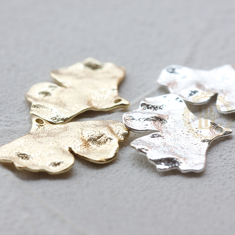 Ciondolo foglia di Ginkgo in ottone massiccio placcato premio uno pezzo-29x22mm (4713C)