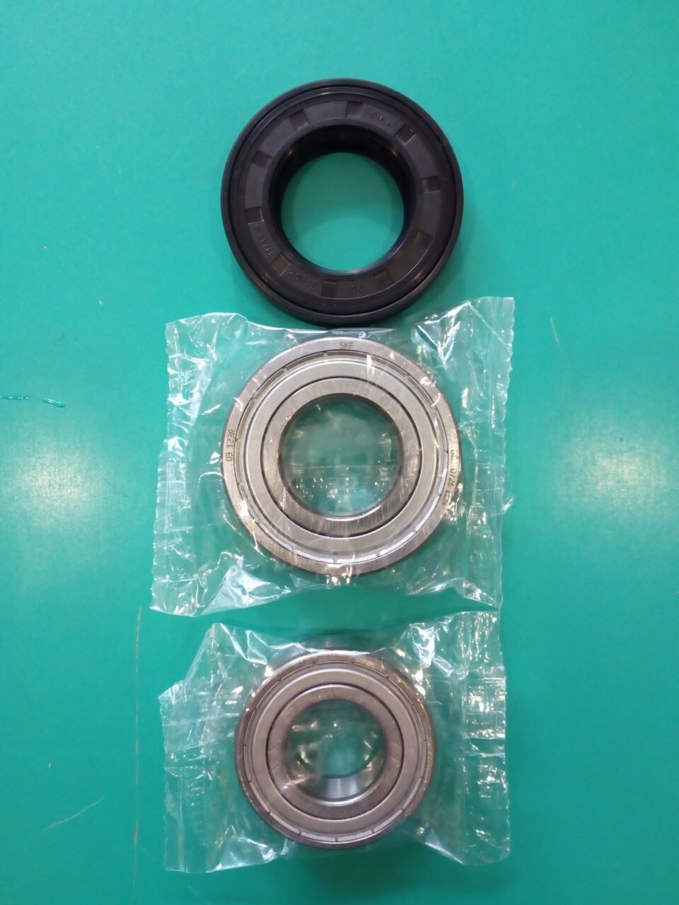 Kit Cuscinetti Zoppas PWH71062 6205ZZ Skf 6204ZZ Skf Paraacqua 30X52X10/12