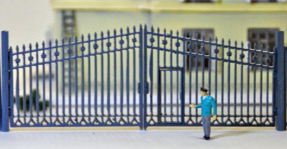 GY46150 Model Train Railway N Scale 1:160 Model Building Fence Wall with Door