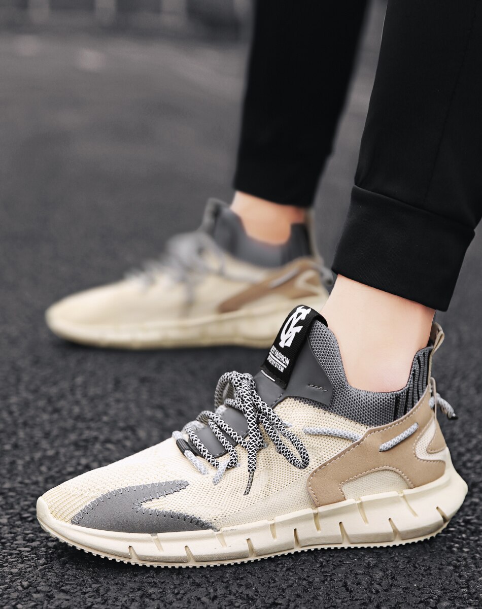Herre løpesko mesh pustende joggesko lette treningssko uformelle myke tennissportssko for trening myke: Beige / 40