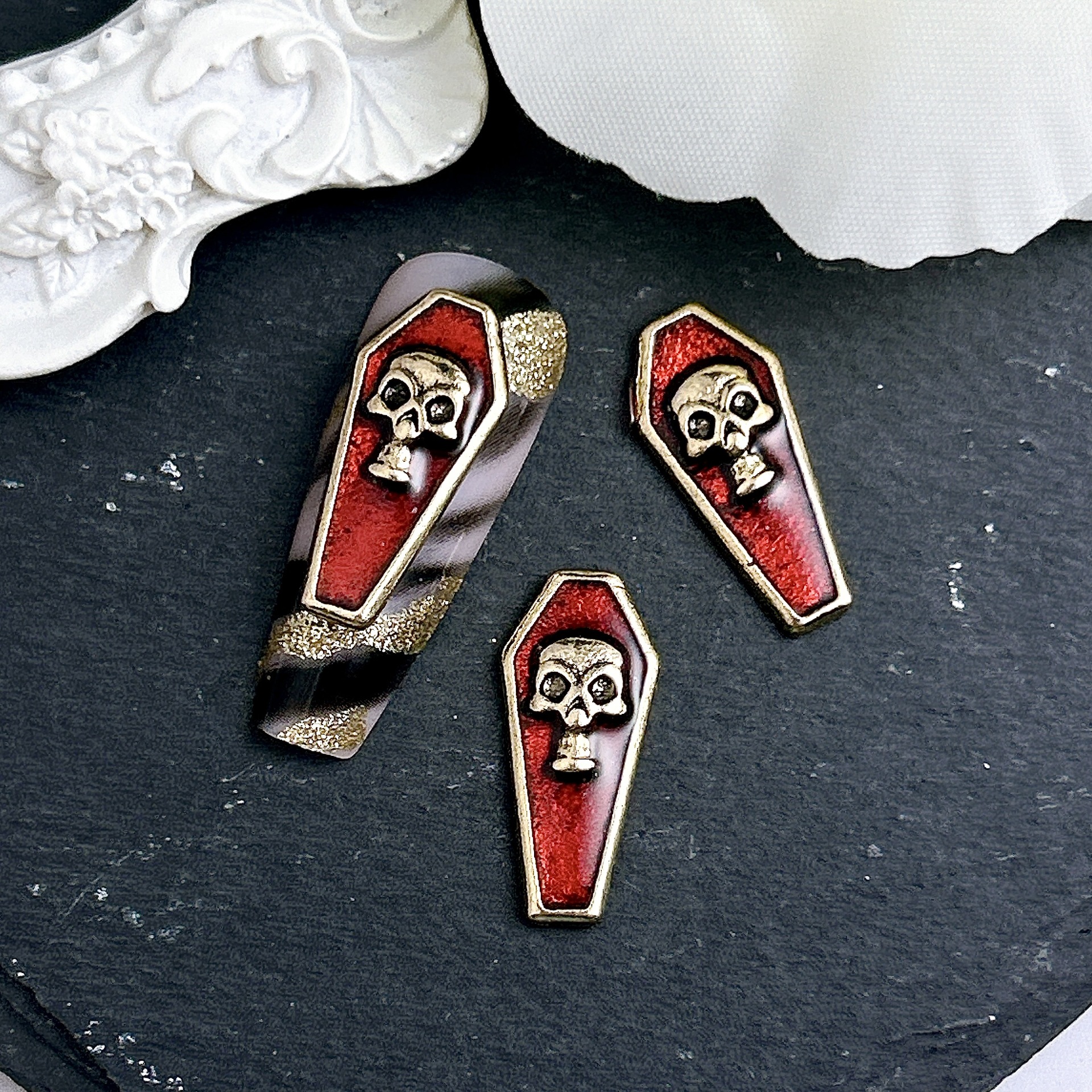 Nuevos dijes de aleación Retro para uñas con forma de corazón, Cruz de Metal 3D, calavera, prensa francesa, accesorios de decoración para uñas, manualidades DIY Y2K