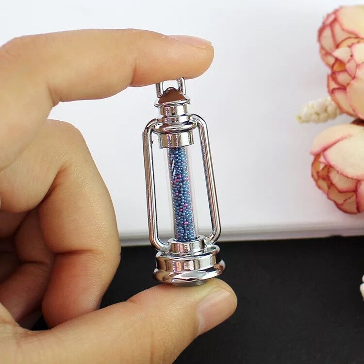 5 stücke Glas Fläschchen Anhänger Medaillon parfüm öl flasche Reize Kupfer Container wünschen Flasche Charme Name Auf Reis Kunst Schmuck