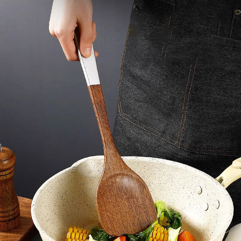 5 stk. sett med kjøkkenredskaper i naturlig tre, stekespade, skje, kjøkkenutstyr, middag, mat, wok, spade, kjøkkenutstyr