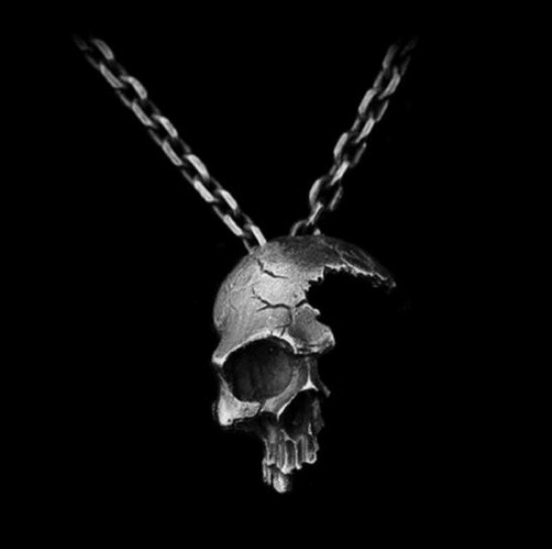 Retro Punk Half Face Skull Necklace Men's Gothic Skull Pendant: Black