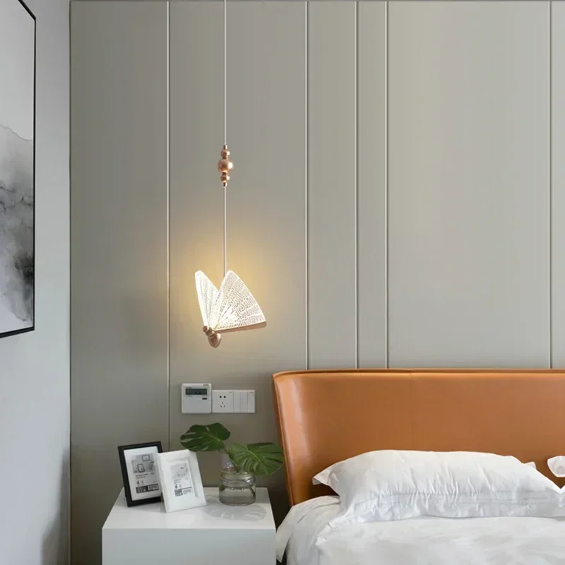 Luces colgantes de noche nórdicas, lámpara colgante Woonkamer, decoración del hogar, candelabros creativos de lujo modernos, lámparas de mariposa roja de red estéticas
