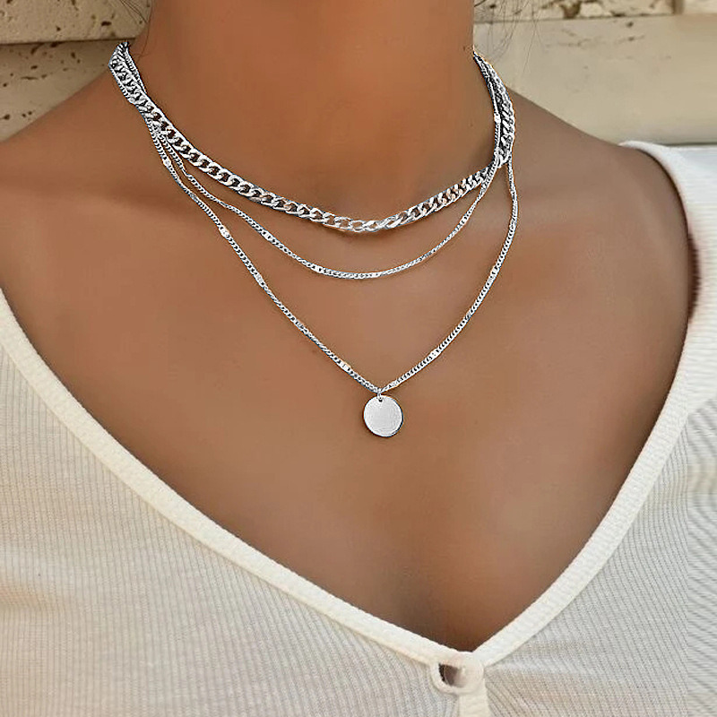 Abito a tre pezzi piccolo design senso grano Spike collana di perle orecchini bracciale set brezza fredda semplice Internet gioielli famosi: Style14